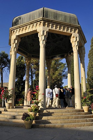 Mausoleum of the famous Persian poet Khwaja Samsu d-Din Muhammad Hafez-e Sirazi, Shiraz, Fars, Persia, Iran, Asia