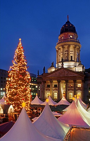 The Magic of Christmas, Christmas market on Gendarmenmarkt square, Schauspielhaus theatre, Deutscher Dom cathedral, Mitte district, Berlin, Germany, Europe