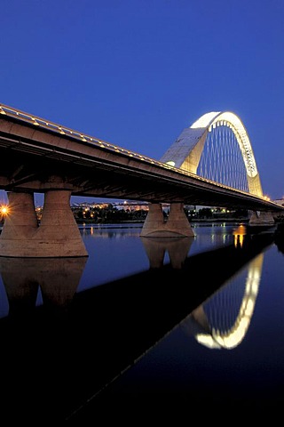 Lusitania Bridge over Guadiana River, night shot, Merida, Badajoz province, Ruta de la Plata, Spain, Europe