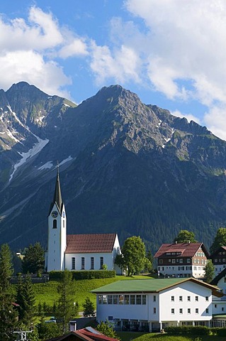 Hirschegg with Elferkopf und Zwoelferkopf Mountains, Kleinwalsertal, Little Walser Valley, Allgaeu, Vorarlberg, Austria, Europe