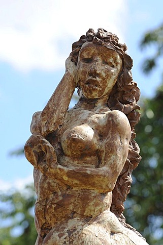 Female Sculpture by sculptor Rainer Schumacher