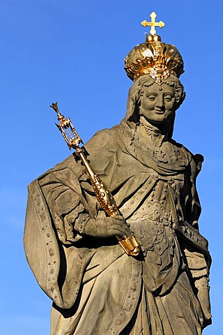 Detail of the statue of Empress Cunigunde with crown and scepter, Untere Bruecke, Bamberg, Upper Franconia, Bavaria, Germany, Europe