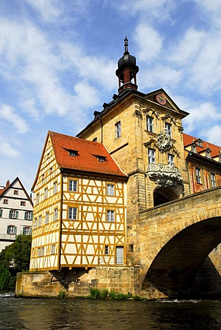 Old town tall with half-timbered house and Obere Bruecke bridge on an island in the river Regnitz, UNESCO World Heritage Site Bamberg, Upper Franconia, Bavaria, Germany, Europe