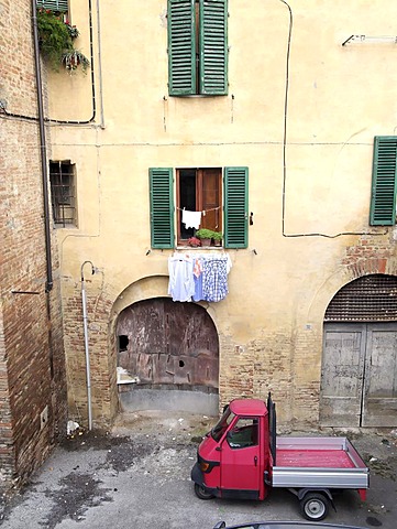 Backyard, motor vehicle, Siena, Tuscany, Italy, Europe