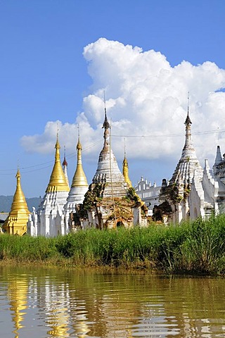 Aung Min Ga Lar Pagoda, stupas, Buddhist temple, Ywama, Inle Lake, Burma, Myanmar, Southeast Asia