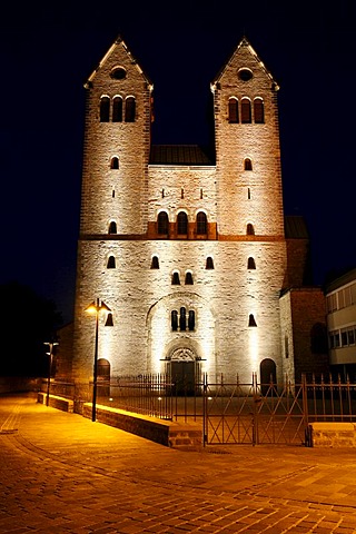 Abdinghof monastery at night, Protestant parish, Paderborn, North Rhine-Westphalia, Germany, Europe