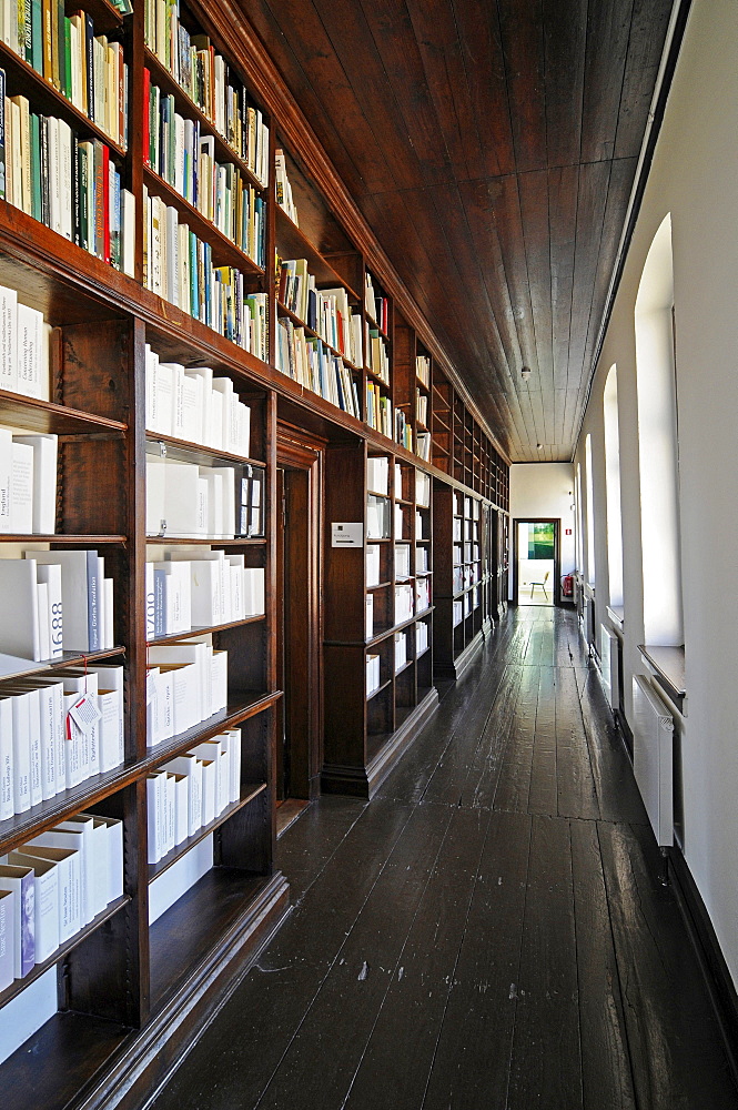 Books, library, corridor, hallway, Schloss Dyck, moated Baroque castle, Museum, Juechen, Lower Rhine, North Rhine-Westphalia, Germany, Europe