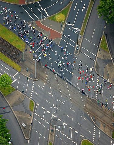 Aerial, Ruhr-Marathon 2009, half-marathon start, 13, 500 runners, Buer, Gelsenkirchen, Ruhrgebiet area, North Rhine-Westphalia, Germany, Europe