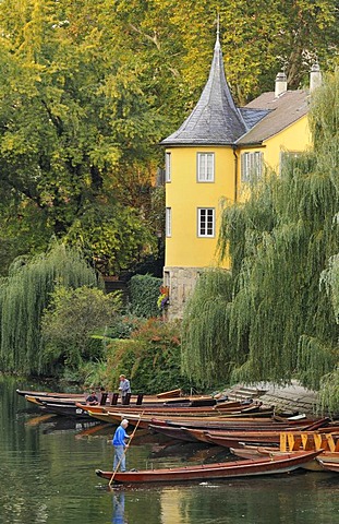 Punts in front of the Hoelderlinturm tower, Tuebingen, Baden-Wuerttemberg, Germany, Europe