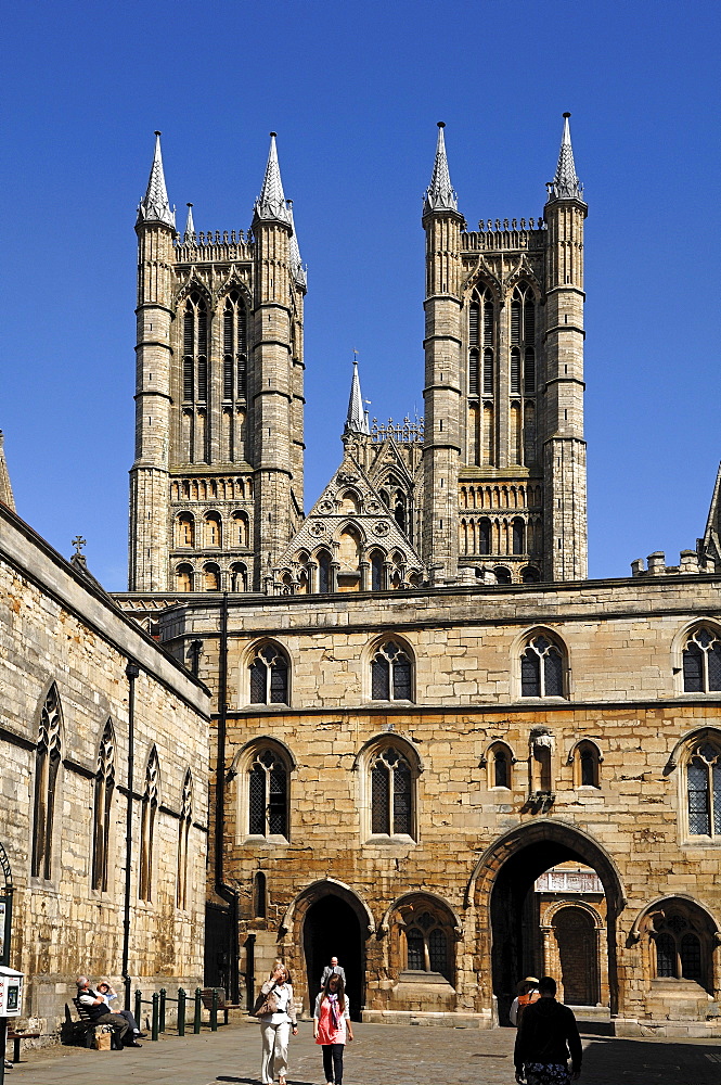 Lincoln Cathedral or St. Mary's Cathedral, 12th and 13th Century, Gothic-Romanesque, Minster Yard, Lincoln, Lincolnshire, England, UK, Europe