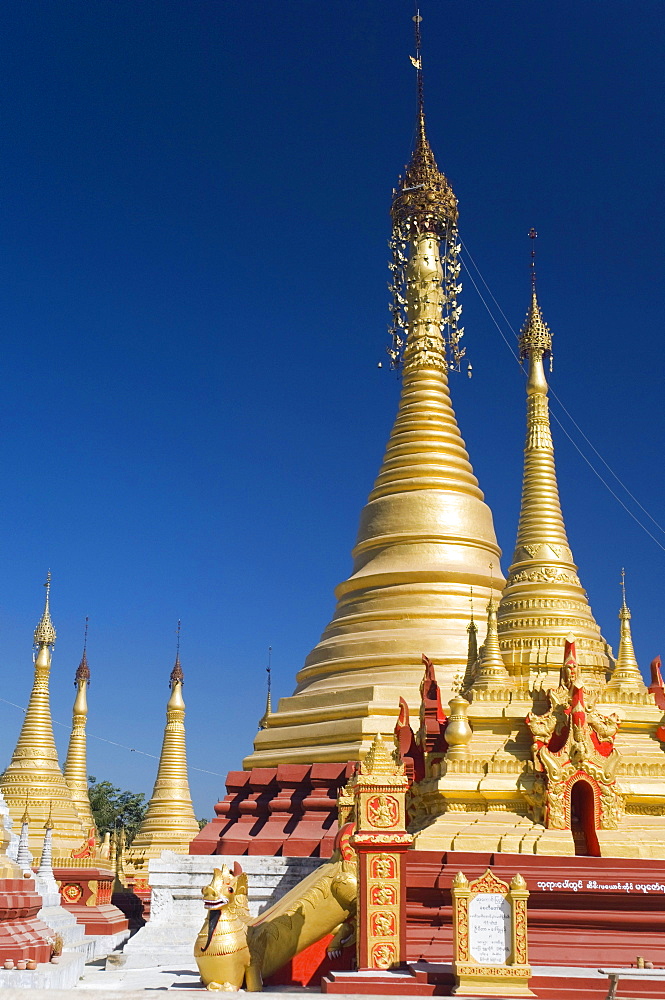 Golden stupas, Nigyon Taungyon Kyaung temple, Shan Monastery, Inle Lake, Nyaungshwe, Shan State, Burma, Myanmar, Asia