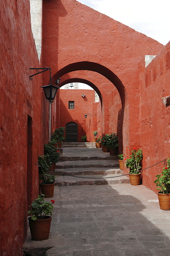 Narrow lane, Santa Catalina monastery, Arequipa, Inca settlement, Quechua settlement, nunnery, Peru, South America, Latin America