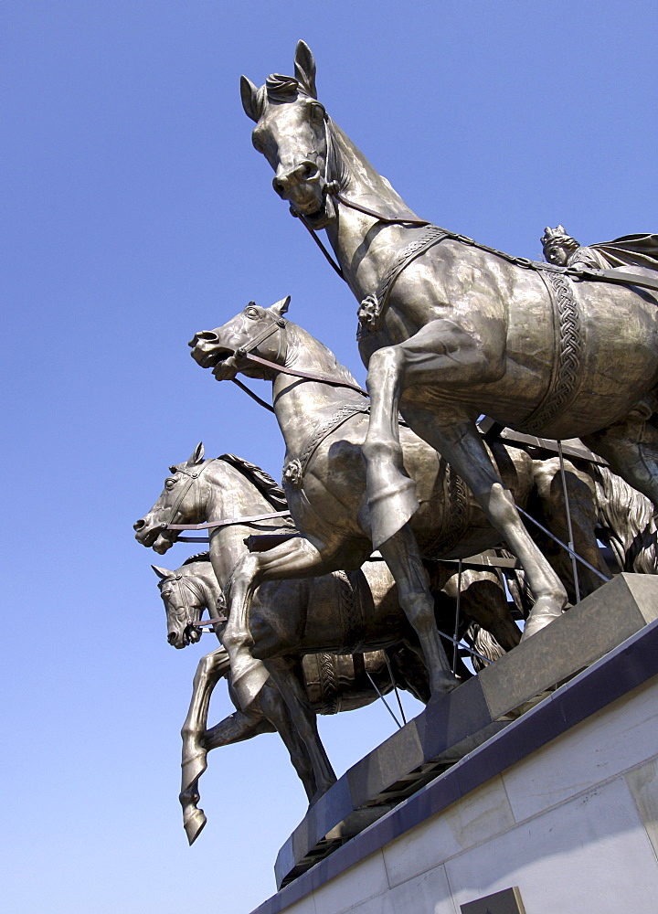 The horses of the Quadriga on the castle arcade, Brunswick, Lower Saxony, Germany, Europe