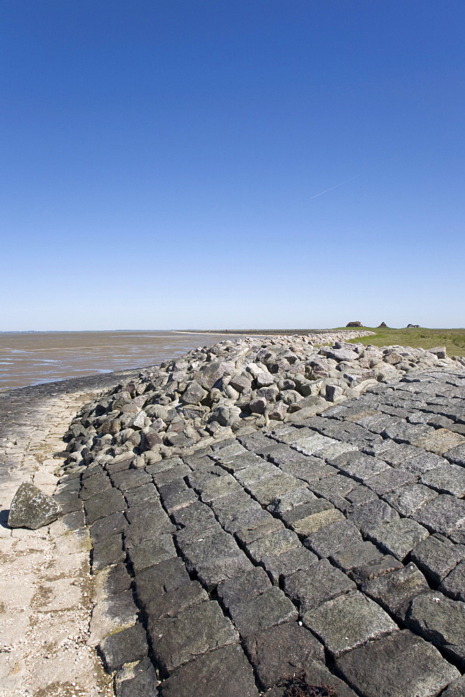 Bank reinforcement of the Hallig Nordstrandischmoor holm in the Nationalpark Schleswig Holsteinisches Wattenmeer, Schleswig Holstein Wadden Sea National Park, Unesco World Heritage, Schleswig-Holstein, Northern Friesland, Northern Germany, Germany, Europe