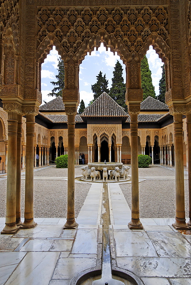 Court of the Lions, Alhambra, Granada, Andalusia, Spain, Europe