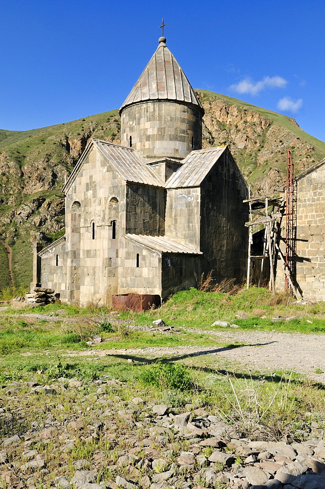 Stopped renovation works at Vorotnavank monastery, Vorotan Valley, Armenia, Asia