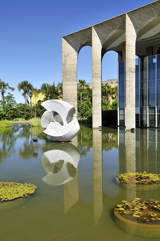 Itamaraty Palace, the Ministry of Foreign Affairs, designed by the architect Oscar Niemeyer, Brasilia, Distrito Federal, Brazil, South America