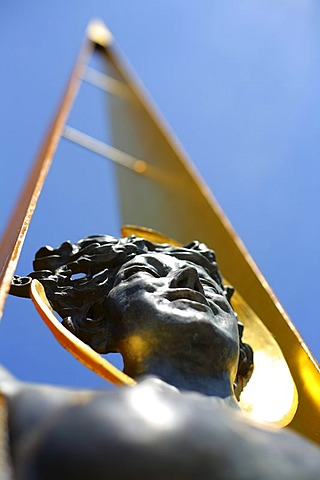 Zeitnadel, time spire, Bust by Theodor Vollmer, work of art on the Amtspforten, office gates round-a-bout in Stadthagen, Lower Saxony, Germany, Europe