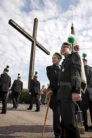 Way of the Cross procession on Good Friday with mining motifs on the Haniel slag heap, at the Prosper-Haniel mine, Bottrop, Ruhr area, North Rhine-Westphalia, Germany, Europe