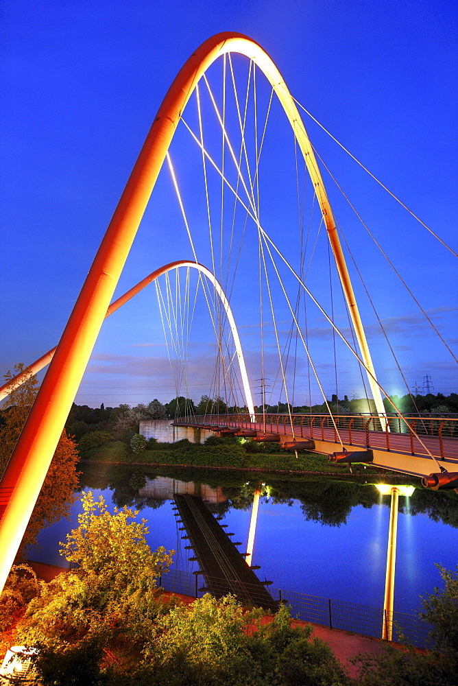 Double-arched bridge over the Rhine-Herne canal at Nordstern Park, former Nordstern coal mine, Gelsenkirchen, North Rhine-Westphalia, Germany, Europe