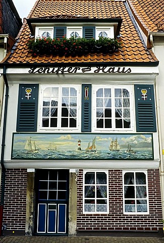 Historical mariner's house, maritime mural on the front, Schnoorviertel quarter, Schnoor, Bremen, Germany, Europe