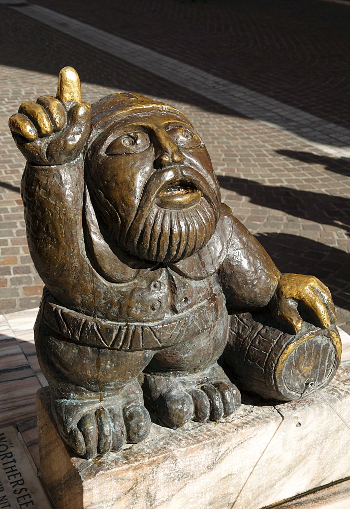 "Woerthersee-Manndl", sculpture of a midget, Klagenfurt, Carinthia, Austria, Europe