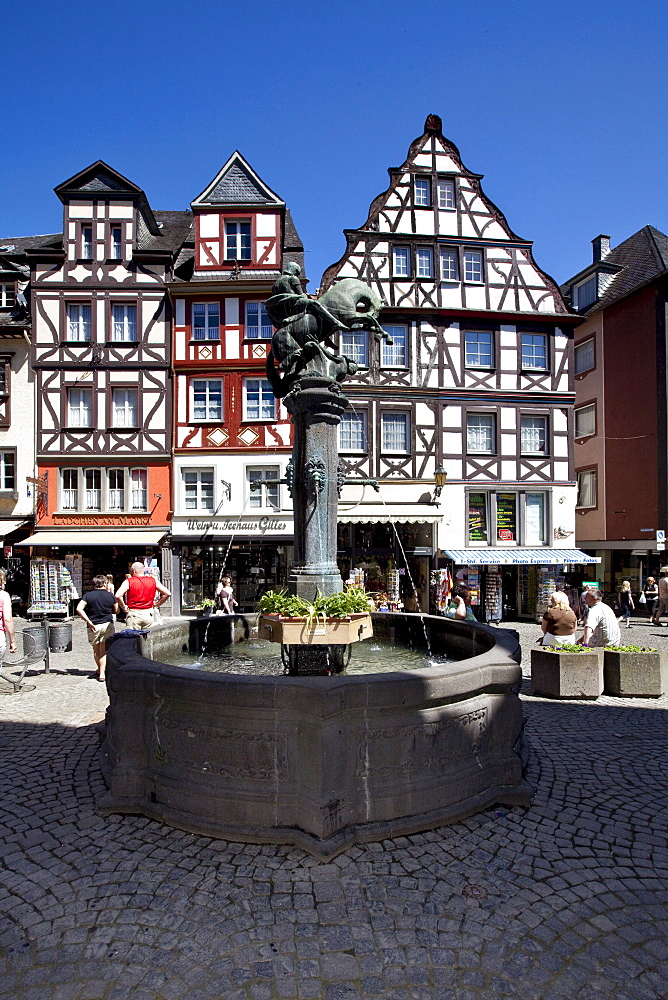 Fountain on the market square of Cochem, district of Cochem-Zell, Moselle, Rhineland-Palatinate, Germany, Europe