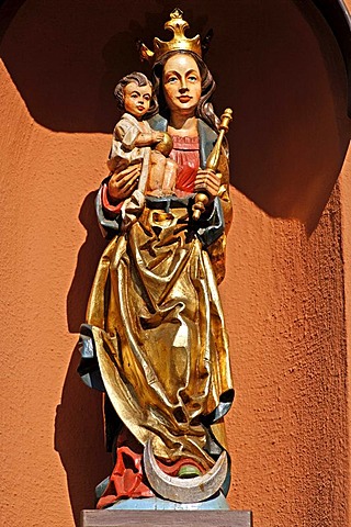 Colourful Madonna statue with child on a house front, Bamberg, Upper Franconia, Bavaria, Germany, Europe