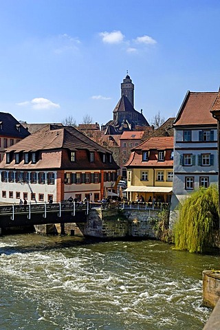 Old houses on Regnitz River, in front of Obere Pfarre Church, Bamberg, Upper Franconia, Bavaria, Germany, Europe