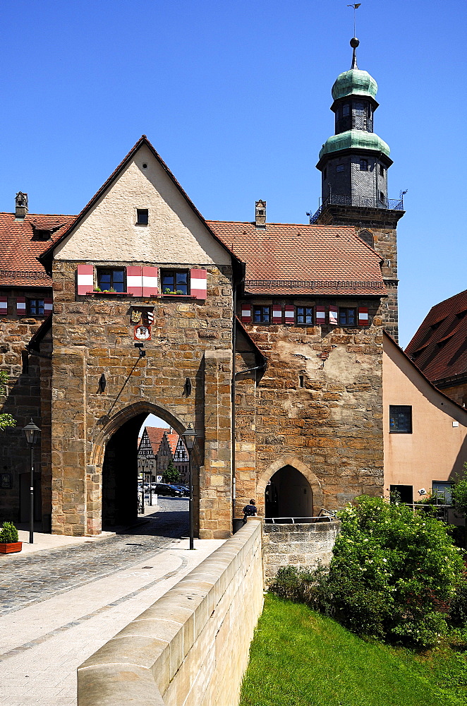 The old Nuremberg gate, in the back the tower of the Nikolai Church, Lauf an der Pegnitz, Middle Franconia, Bavaria, Germany, Europe