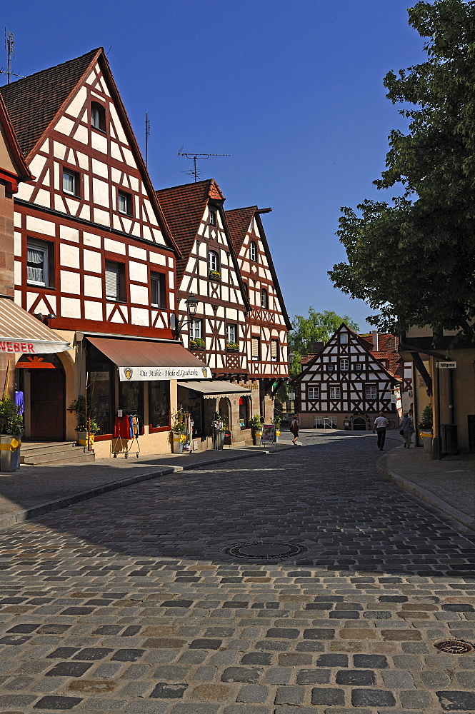 Street with cobblestones and old Franconian half-timbered houses, Lauf an der Pegnitz, Middle Franconia, Bavaria, Germany, Europe