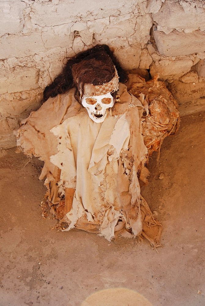 Mummy of the Ica-Chincha civilization, Chauchilla Cemetery, Nasca or Nazca, Peru, South America