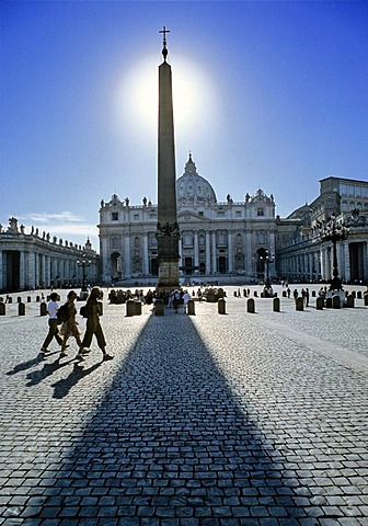 St. Peter's Basilica, Basilica di San Pietro, obelisk, Saint Peter's Square, Piazza San Pietro, Vatican City, Rome, Latium, Italy, Europe