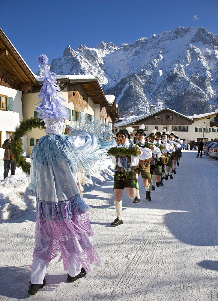 "Schellenruehrer" bell ringers, carnival, Karwendelgebirge mountains, Mittenwald, Werdenfels, Upper Bavaria, Bavaria, Germany, Europe