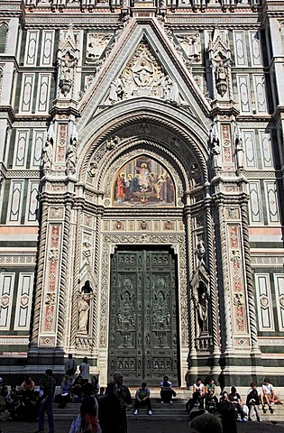 Main portal of Florence Cathedral, Basilica di Santa Maria del Fiore, Firenze, Florence, Tuscany, Italy, Europe