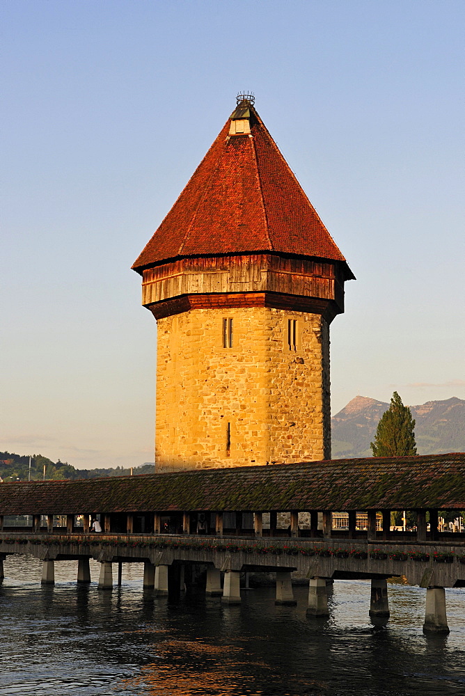 Chapel Bridge over Reuss River in Lucerne, Canton of Lucerne, Switzerland, Europe