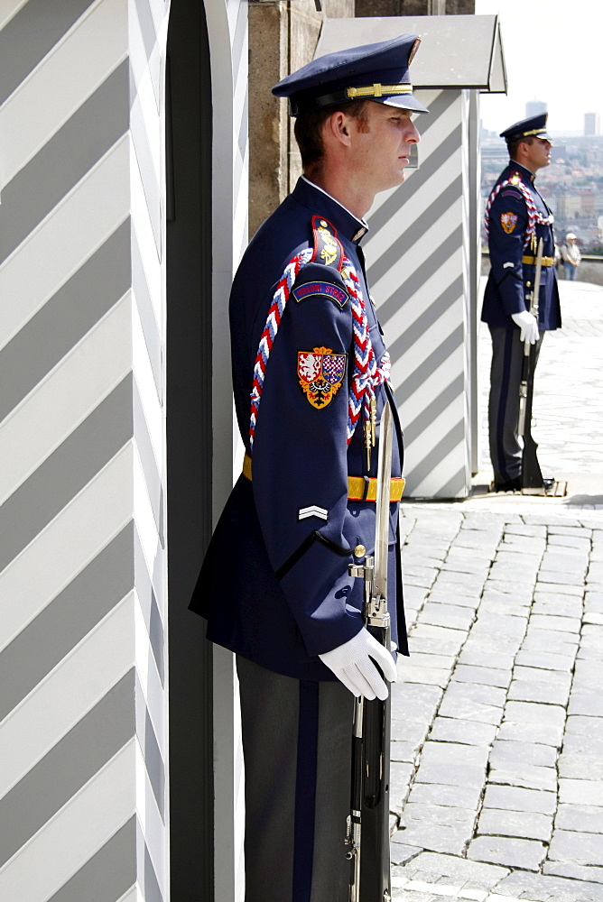 Palace guards, Prague Castle, Hradschin, Castle District, Prague, Central Bohemia, Czech Republic, Eastern Europe