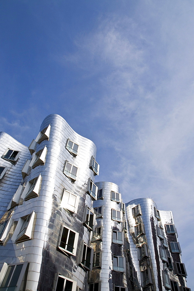 Neuer Zollhof building in the Medienhafen, Media Harbour, mirrored facade, modern architecture, architect Frank O. Gehry, Duesseldorf, North Rhine-Westphalia, Germany, Europe