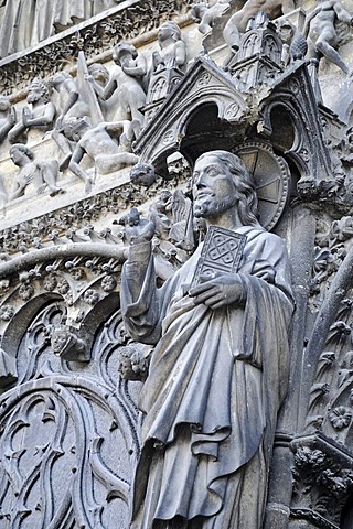 Saint statue, main entrance, detail, Saint Etienne Cathedral, Bourges, Centre, France, Europe