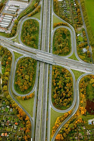 Aerial photograph, Autobahnkreuz, motorway intersection, A59 and A40 Ruhr highway, Duisburg, Ruhr Area, North Rhine-Westphalia, Germany, Europe