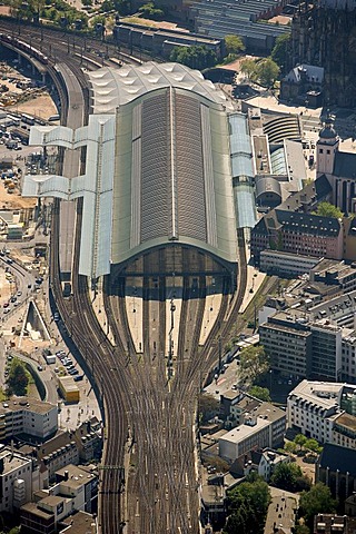 Aerial view, Central Station, Cologne, Rhineland, North Rhine-Westphalia, Germany, Europe