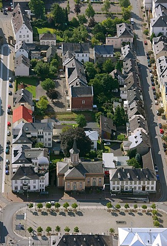 Aerial photo, Neumarkt with Auferstehungskirche church, Arnsberg, Hochsauerlandkreis, Sauerland, North Rhine-Westphalia, Germany, Europe