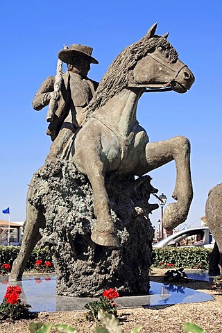 Statue of guardian on Camargue Horse, Les Saintes-Maries-de-la-Mer, Camargue, Bouches-du-Rhone, Provence-Alpes-Cote d'Azur, Southern France, France, Europe