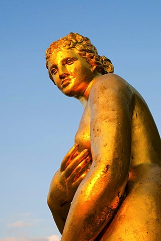 Golden statue, Baroque garden, Great Garden of Herrenhausen Gardens, Hannover, Lower Saxony, Germany, Europe