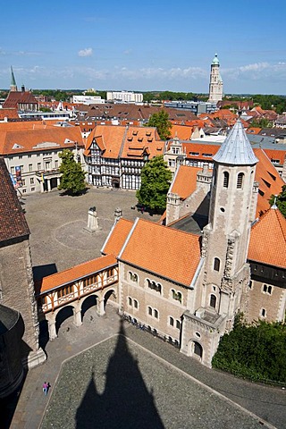View over Dankwarderode Castle and Burgplatz, castle square, Braunschweig, Lower Saxony, Germany, Europe