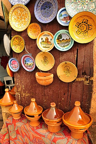 Pottery in a souvenir shop at Place Djemma el-Fna, Square of the Hanged, Square of the Jesters, Marrakesh, Morocco, Africa