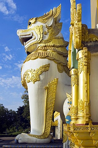 Shwedagon Pagoda, western entrance, Golden dragon, Yangon, Myanmar, Burma, Southeast Asia