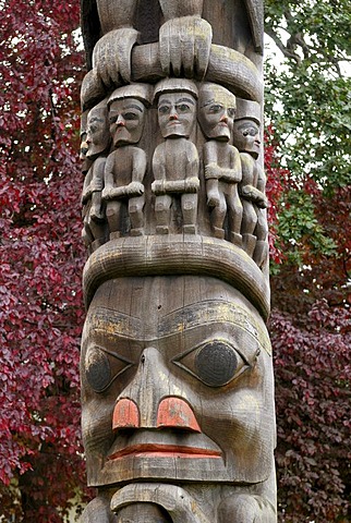 Indian totem pole, close-up, Royal BC Museum, Victoria, British Columbia, Canada, North America