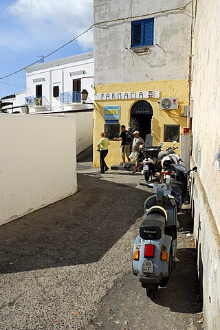 Street in the white village on Stromboli Island, Aeolian or Lipari Islands, Sicily, South Italy, Italy, Europe