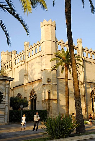 Promenade in front of the former maritime trade stock exchange, Sa Llotja, facade in the Catalonian Gothic style, now used for artistic and cultural exhibitions, historic city centre, Ciutat Antiga, Palma de Mallorca, Mallorca, Balearic Islands, Spain, Eu